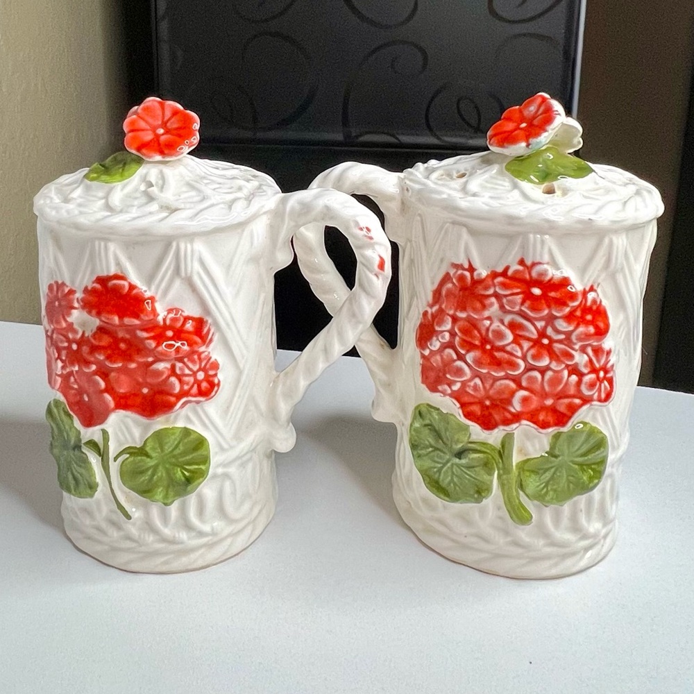 VTG Napcoware White Porcelain Salt Pepper Shaker Set Red Geranium Japan